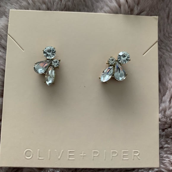 NWT / Olive & Piper / Leah Studs / Ox Gold ♥️ - Picture 3 of 6